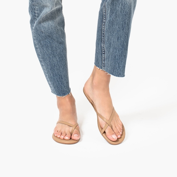 TKEES Shoes - NWT Tkees Riley Sandal in Cocobutter size 7/38